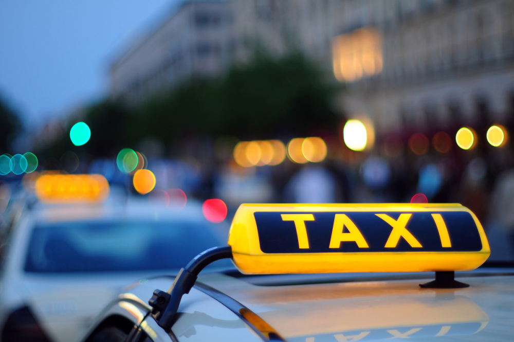 Пассажир такси Анапа-Сочи сбежал и «кинул» водителя на 9 тысяч рублей