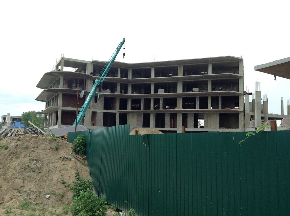В курортной зоне Анапы продолжается строительство, несмотря на запрет