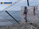 Силовики охраняют забор «Смены» в Сукко – анапчан-нарушителей конвоируют с пляжа