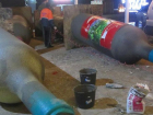  «Жаль, что не разбились»: анапчане высказываются против бутылок на пляже в Анапе