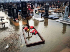 В Анапе из-за дождей десятки могил ушли под воду