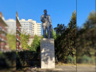 Восстановить и открыть доступ – власти требуют привести в порядок памятник Калинину в Анапе