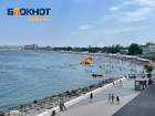 Туристы штурмуют Черное море в Анапе: обстановка на Центральном пляже