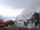 В СОТ «Здоровье» под Анапой горит частный дом – на месте работают пожарные