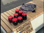 Школьник в Анапе продает варенье и деньги передает в помощь Российской армии 