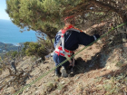 В Анапе спасатели сняли с горы любителя красивых фото