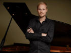 «Горячее сердце и глубокое понимание музыкальной формы»: в Анапе выступит пианист Андрей Дубов 