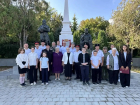 Под Анапой заново воссоздали скульптуры матери с ребенком и воина