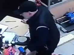 В Анапе мужчину подозревают в краже… печати