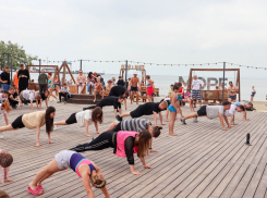 Молодёжная зарядка прошла в Анапе в честь Всемирного дня без табака