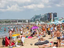 Бесплатные туалеты и нормальные заходы в море: анапчане о благоустройстве пляжей