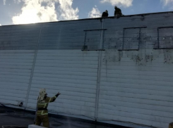 В Витязево под Анапой загорелся спортивно-оздоровительный комплекс «ВолейГрад»