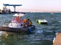 В Анапе четырёх туристов на катамаране унесло в открытое море 