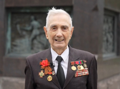 Анапский Ветеран ВОВ поздравил бойцов СВО с наступающим Новым годом