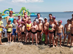 Анапским казачатам устроили незабываемый выезд в аквапарк