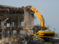 На участке ИЖС возвели 3-этажную гостиницу – мэрия Анапы добилась ее сноса