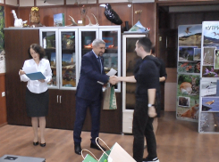 В Анапе наградили волонтёров, активно помогающих заповеднику «Утриш»