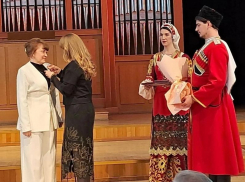 Анапчанка получила почётное звание «Заслуженный работник культуры Краснодарского края»