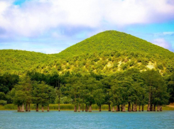 В Сукко под Анапой из-за потопа закрыли доступ к Кипарисовому озеру