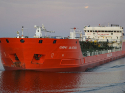 В Азовском море произошло ЧП: загорелся нефтяной танкер и произошел взрыв