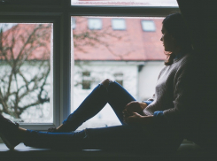 Женщина приехала в Анапу на отдых, чтобы доказать мужу, что она ему не изменяет