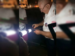 Полиция Анапы задержала водителя с подозрительными правами и неизвестным веществом в шприцах