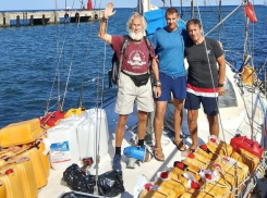 Российские путешественники возобновили кругосветное плавание после ремонта судна в Анапе 