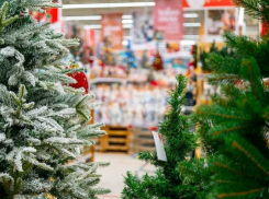 Живая или никакая: чем опасны искусственные елки