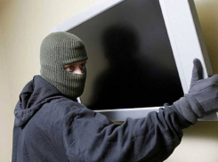 В Анапе 23-летний рецидивист украл у знакомого телевизор и удочку