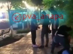 В соцсетях появилось видео драки возле кафе «Причал» в Анапе