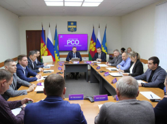 Новые контейнеры в курортных зонах: что обсуждали на планерке коммунальные службы