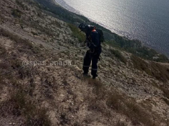 В Варваровке под Анапой на склоне застрял турист