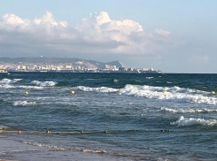 Сообщение от МЧС! Ожидается сильный ветер, а на море шторм с высотой волн 1-2 метра