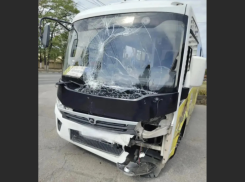 Столкновение двух маршруток в Новороссийске:   пострадало 14 человек