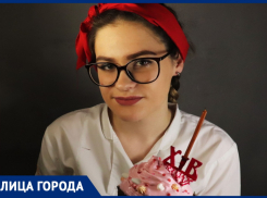 Анапчанка Виктория Залесская создаёт блюда с художественной палитрой в руках