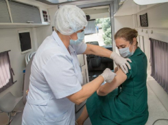 В мэрии Анапы от коронавируса прошли вакцинацию почти 90% сотрудников