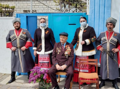 23 ветерана Анапы получили персональные поздравления с Днем Победы