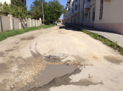 Водители в Анапе вынуждены заниматься «дорожным слаломом»