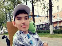 Прикованный к инвалидной коляске анапчанин создал линию молодежной одежды