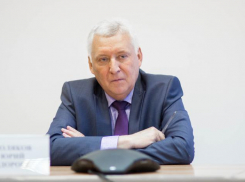 О чем спрашивали анапчане Юрия Полякова на горячей линии?