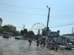Внимание! Экстренное предупреждение! Ожидается ливень с грозой и шквалистым ветром