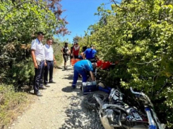 В горах под Анапой столкнулись два мотоциклиста – потребовалась целая операция по спасению