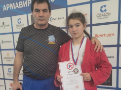 Анапчанка Эвелина Кузьмина заняла второе место на первенстве ЮФО по самбо