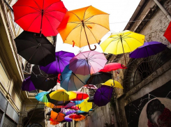 В День рождения складного зонтика в Анапе переменчивая облачность