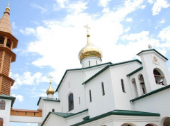 Сегодня предприниматель обеспечил антисептиком все церкви в Анапе