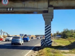 В Анапе опровергли информацию о повреждении опоры ж/д моста от аварии