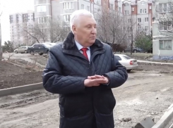 Мэр Анапы проинспектировал благоустройство дворов: проверку прошли не все 