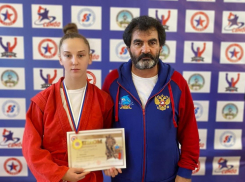 Анапчанка Елизавета Матвеева победила на первенстве ЮФО по самбо