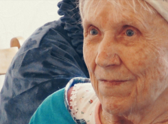 Ребята на байках неслись по Анапе, чтобы...поздравить одиноких пенсионеров