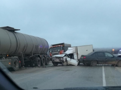 На трассе рядом с Юровкой под Анапой шокирующее массовое ДТП